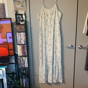 Chic Floral Maxi Dress with Spaghetti Straps